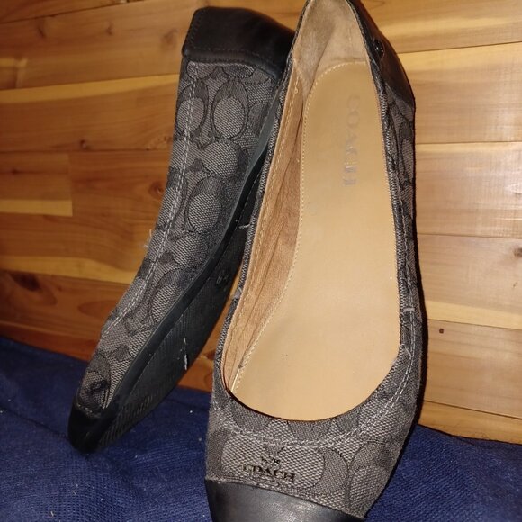 womens shoes - Picture 1 of 4